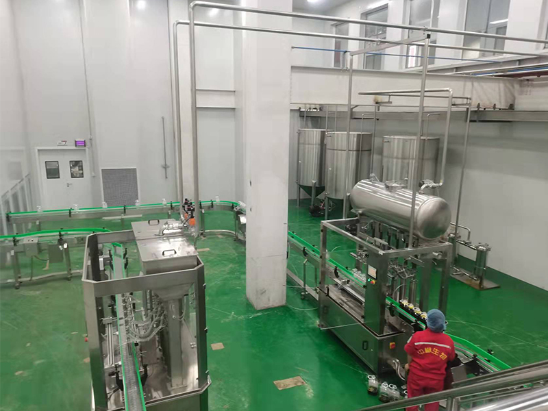大型食用油灌装机、全套液体灌装机